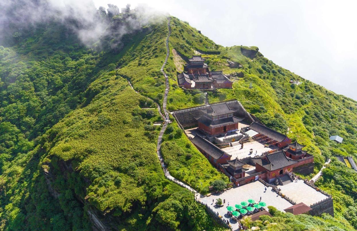 中国|中国最危险的寺庙悬空近2500米一桥连接两山顶，建造过程至今成谜