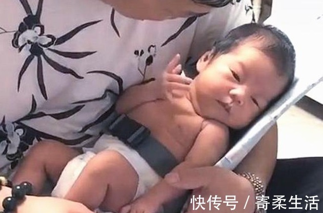 隔辈亲|姥爷凝视小外孙半小时,目光慈爱又温柔,却换来了一个“大白眼”