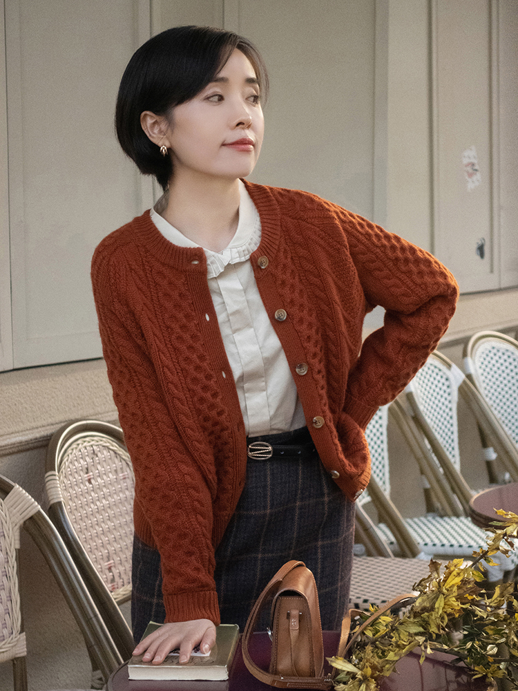 包臀裙 “开衫”的高级穿法是这样的,保暖舒适又温柔,每一套都能照穿