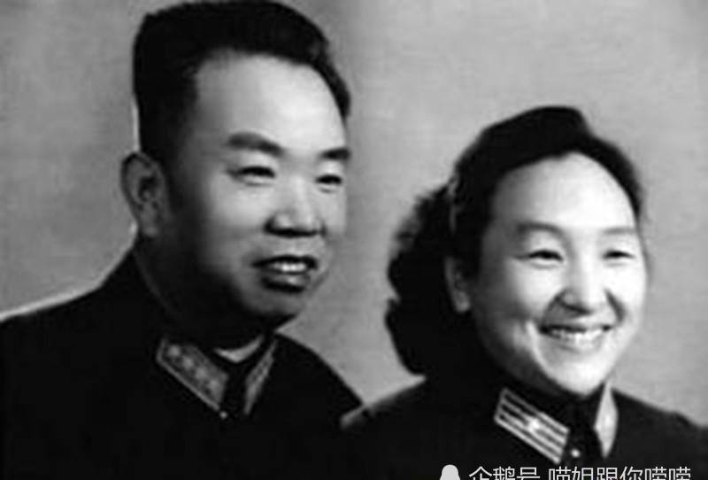 挡住|王树声大将去部队看望女儿，门卫挡住不让进，排队填表手冻得通红