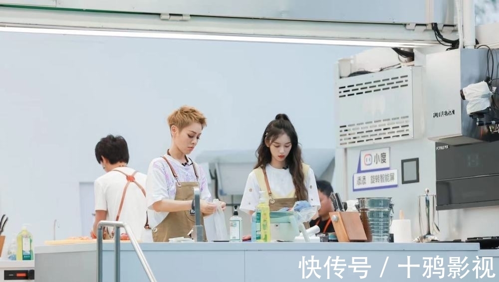 丁真|《中餐厅5》好尴尬！6个明星4个不会做饭，姚安娜说小葱是韭菜