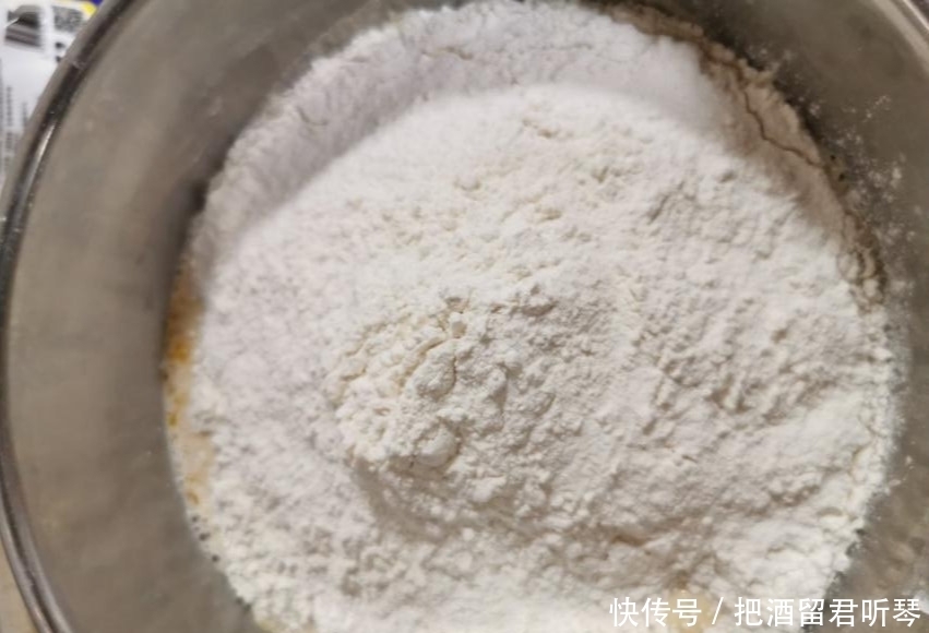 制作|早餐店油条的商用配方,外酥里嫩,手把手教你制作,用料精确到克