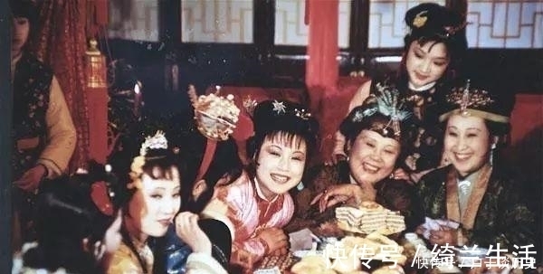 四大家族|史湘云来贾府做客,贾母为何下“逐客令”?袭人无心之语给出答案