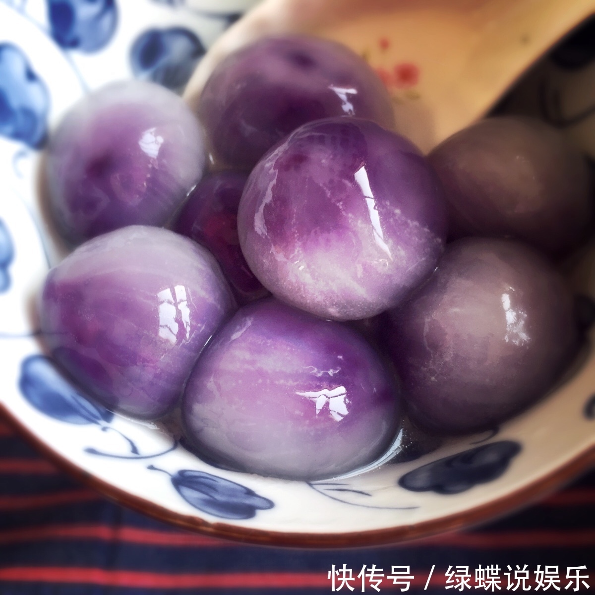 一根紫薯,不用面粉,软滑香甜,好吃不上火,孩子看到就想吃