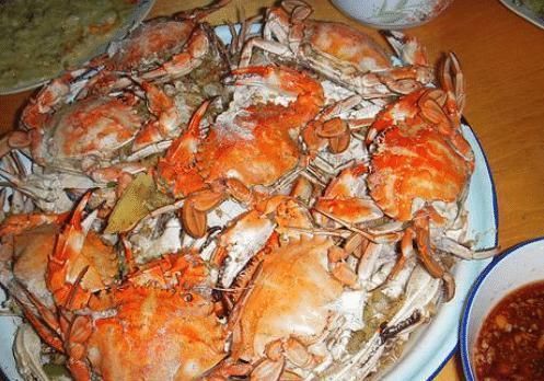 蒸螃蟹,直接上锅蒸就错了,老师傅教你几个妙招,肉质鲜无腥味