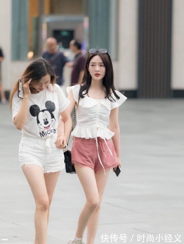 美女|美女很会穿衣打扮,造型时尚靓丽,一般人养不起