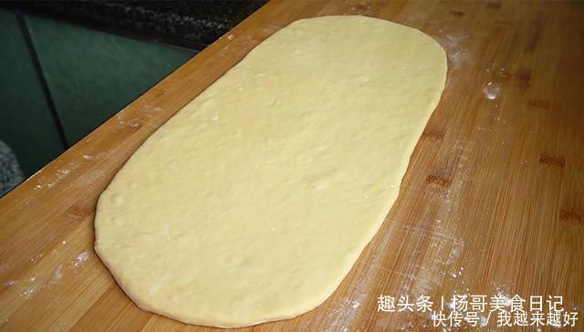 面粉别烙饼了,试试这样做,酥脆又松软,出锅瞬间被扫光,特解馋