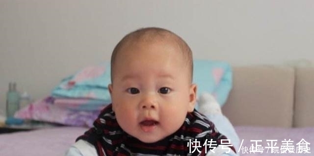 宝妈|宝宝出生后多久会抬头和翻身?一般在这个时间!你家孩子达标了吗