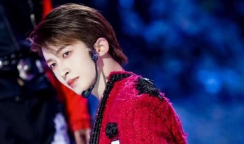 酷boy刘宇私下秀绝活，看清手中的道具，网友：刘老根舞台欢迎你