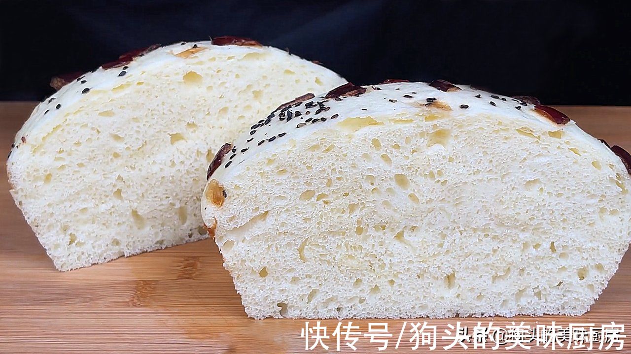 发糕这样做，不用揉面，一搅一蒸就出锅，松软香甜，比面包还好吃