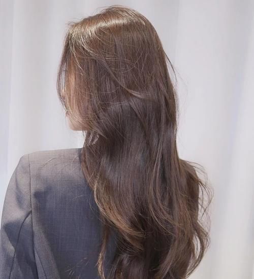 柔顺|烫染后头发干枯毛躁?护发秘籍大派送,解决你的“头等大事”