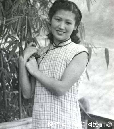 民国一家道中落的女子,把嘲弄的外号更为真名,让她名声大噪