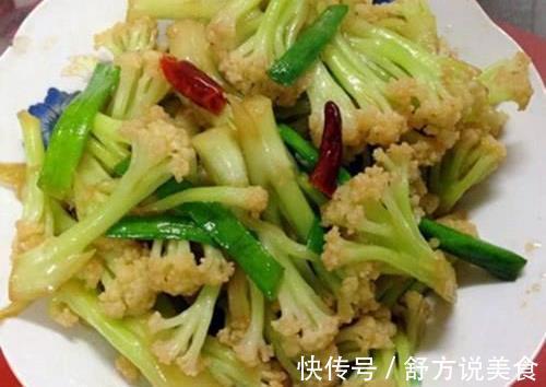 炒花菜时别再下锅焯水了，45年厨师教我这样做，口感鲜香脆爽