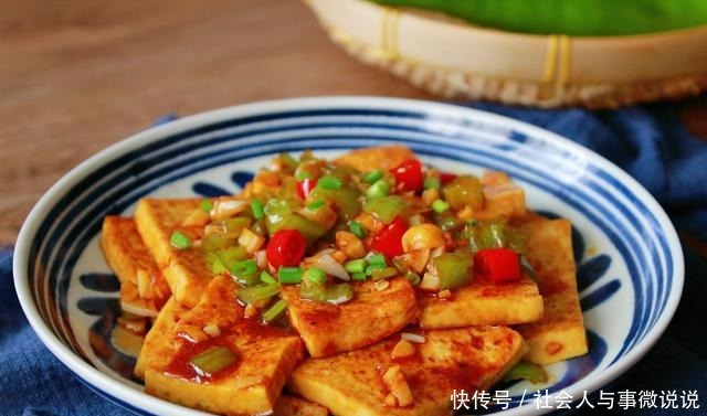  《中餐厅》主推的这道菜，在家做成本不足4元钱，出锅比肉还香