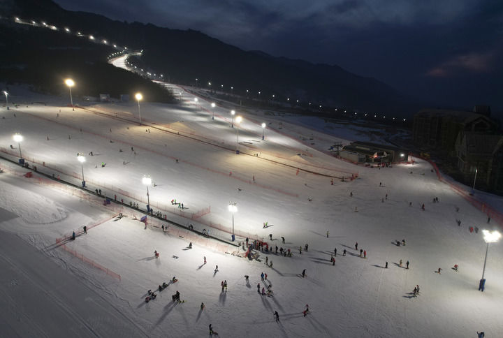 滑雪场|秦岭小城的“冰雪奇缘”