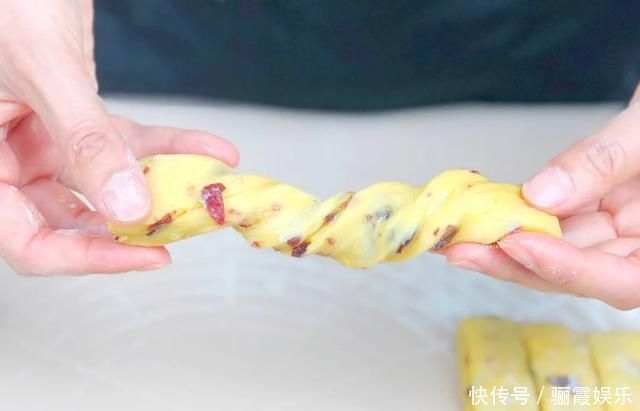 一碗面粉，几个鸡蛋，蒸一蒸就出锅，美容抗衰老，比蛋糕还美味