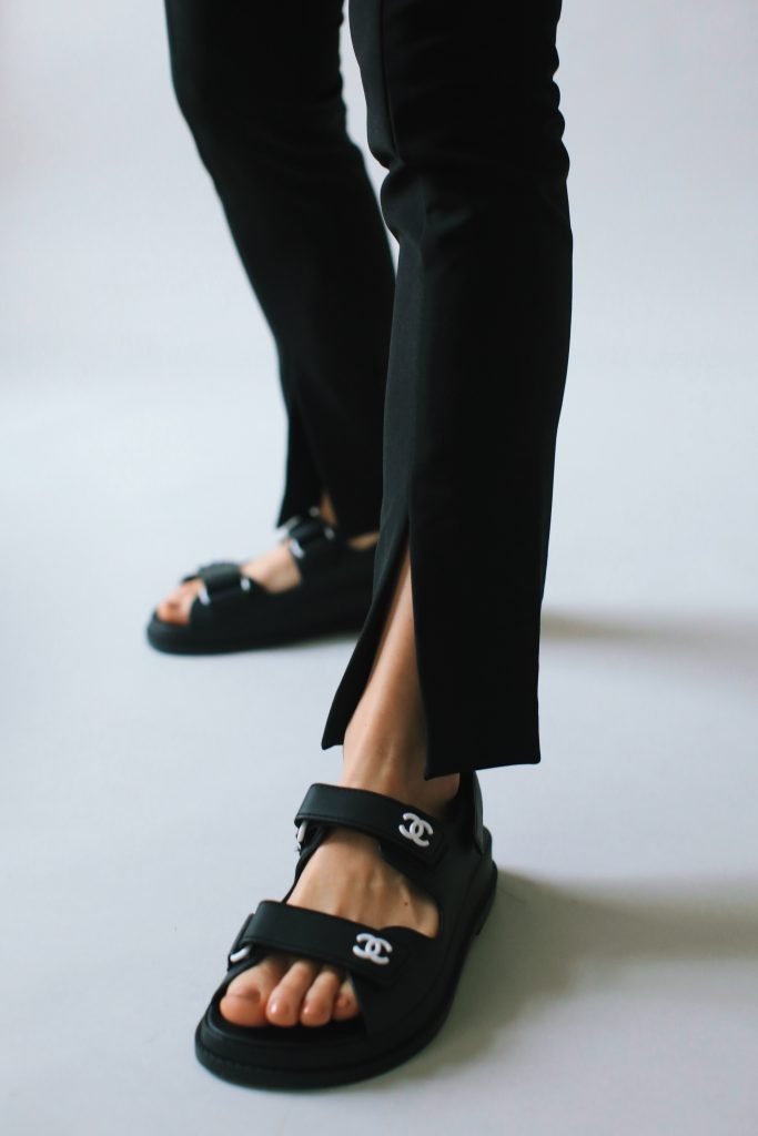 s凉鞋砍男术，男生都爱这样穿凉鞋的女生｜夏日凉鞋集合