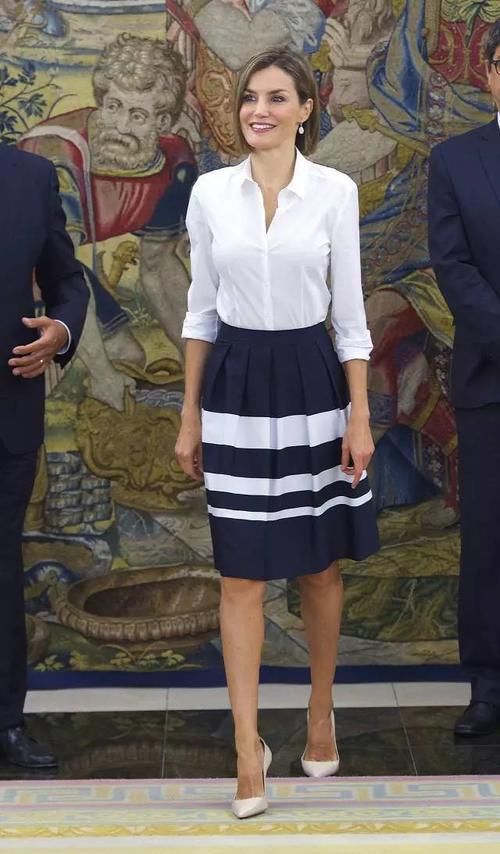 风景线|当下没有百褶裙怎么完美？时尚新颖的穿搭，成为最亮眼的风景线！