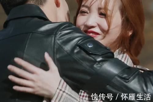 牵手成功|金莎和耿斯汉牵手成功，却又在私下刻意冷落他，意外揭露节目组内幕