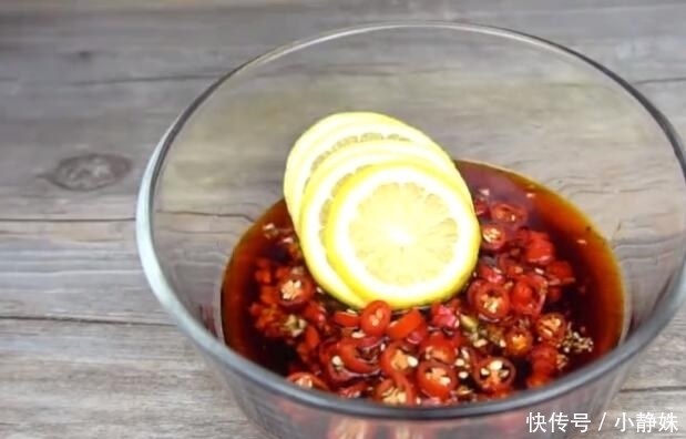 奶奶教做的鸡腿肉,不柴不油腻,鲜嫩多汁,酸酸辣辣特别开胃