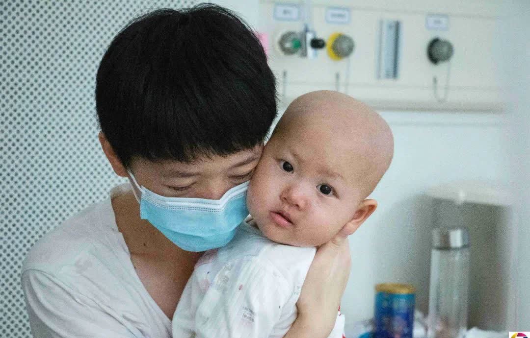 导管|小夫妻生了对龙凤胎，亲朋都来祝贺，谁知没高兴多久老大就出事了