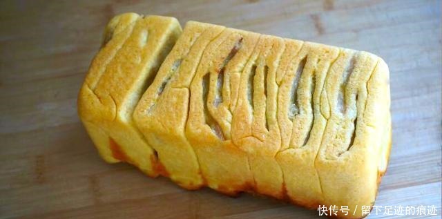 香蕉不要直接吃,加1碗玉米面,粗粮细做,比买的面包好吃