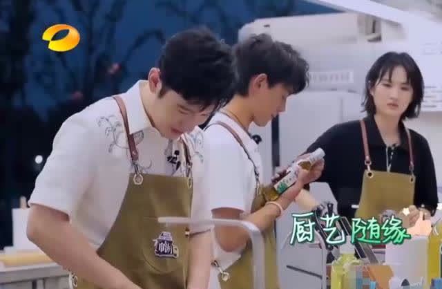 劇本|黃曉明做西紅柿翻車,曾經(jīng)卻能做一桌子美食,令人質疑是劇本安排