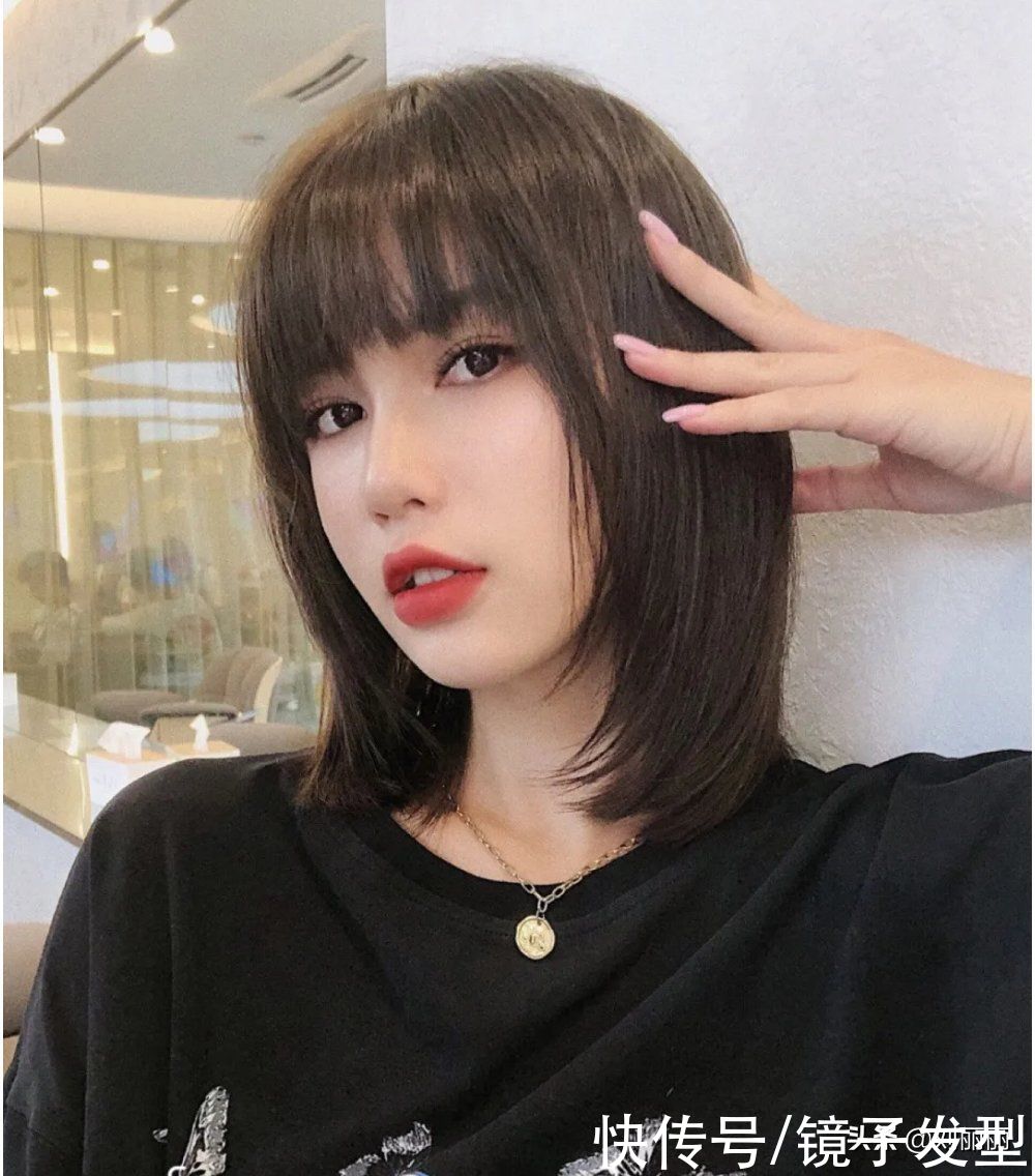 盘发|女人不到40岁，前3种发型别尝试，后三种发型值得拥有