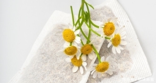 黑眼圈|大眼袋鱼尾纹有救了，不用贵妇霜坚持4个动作还你灵动双眼