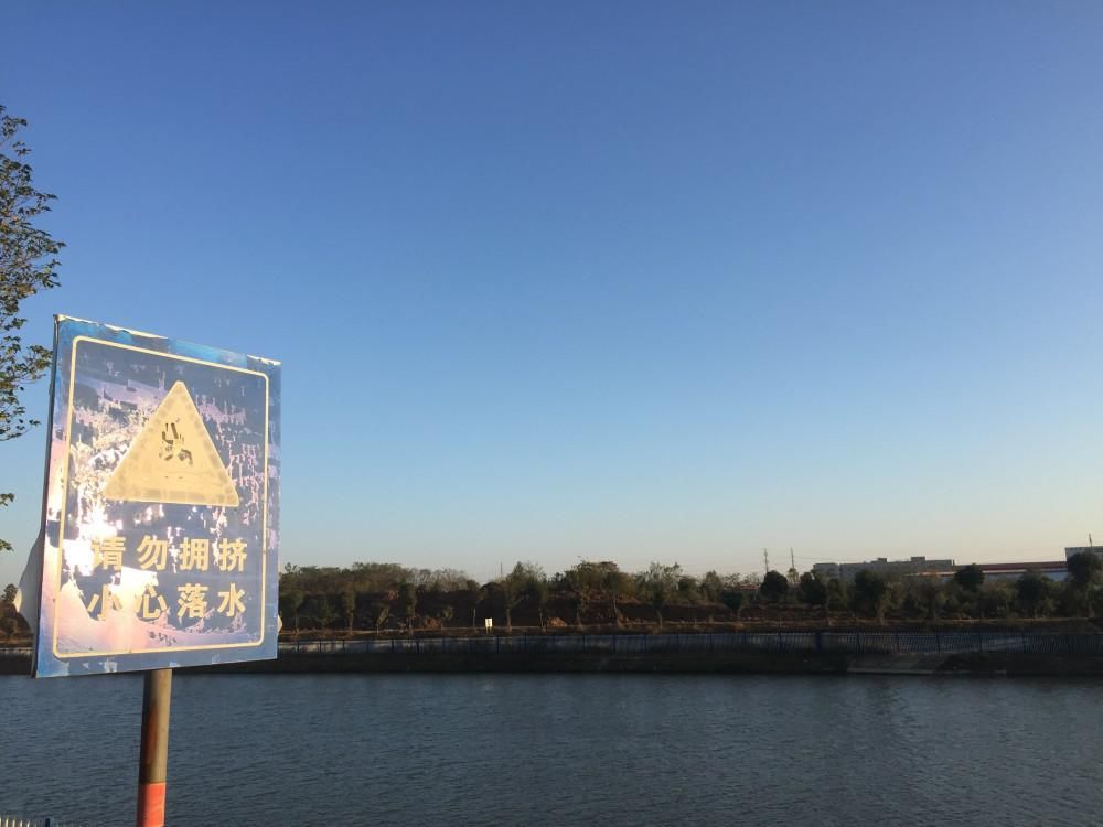 生鲜电商|互联网大佬们正在疯狂烧钱抢地盘，猜谁会赢呢？