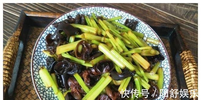立秋后,遇到此菜我从不手软,简单一炒就很香,低热量不长肉