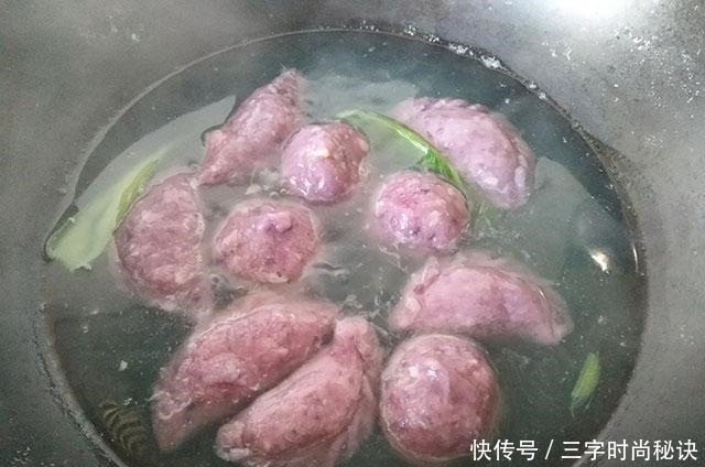 饺子别只会用面粉做，用它包一锅，吃着滑溜溜，一口一个停不下来