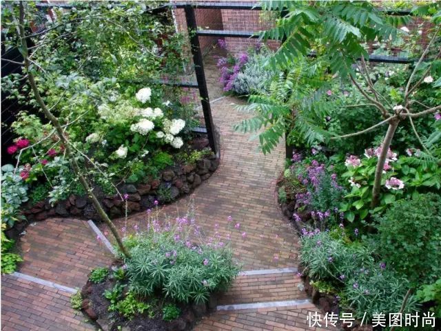 改造带来大惊喜,见证一个50㎡花园的蜕变,从一片荒凉到清新浪漫