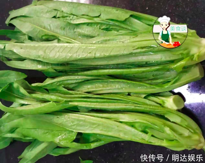 油麦菜别清炒了,学会此做法,清香脆嫩,营养高热量低,简单好吃