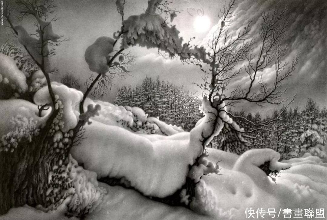 一支铅笔将雪画活的格鲁吉亚“雪魔”