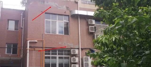 装修|男子买套房,装修公司一看直接吓跑,开发商房子没倒,不要找我