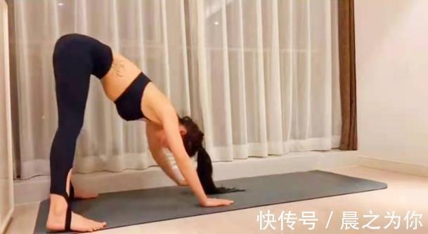 模特|美国网红模特,自律的她,拥有完美的沙漏身材,曲线太好看了