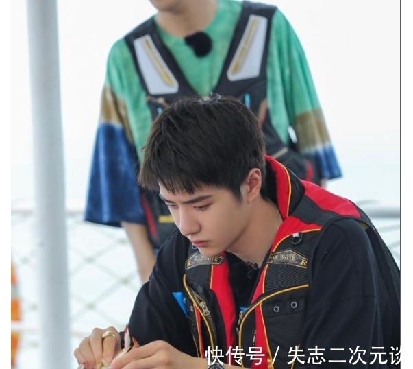 王一博|《天天向上》钱枫准确解锁王一博的笑点，“酷盖”人设彻底崩塌