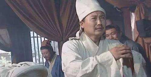 白旗白甲|张飞真是因为部下凑不齐白甲才被杀?其实查查他副将身份就明白了