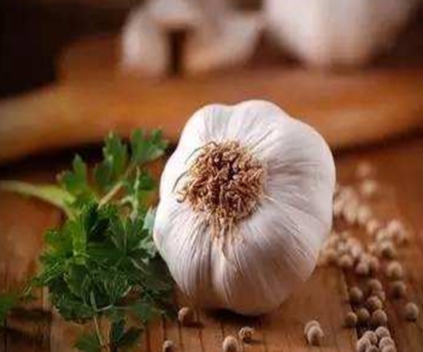 大蒜|这4种食物虽然“很臭”，但营养价值极高，对老人小孩都好！