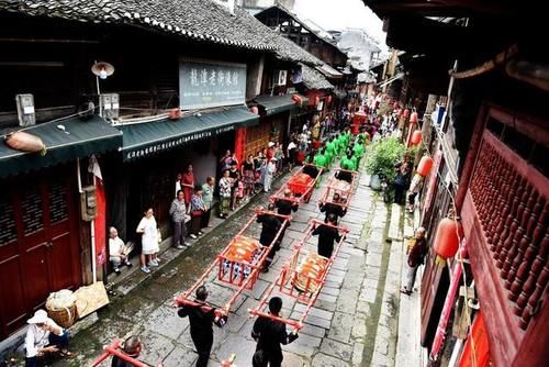 老年|别只知道西塘乌镇，国内这20个小众且原始的古镇一样值得去