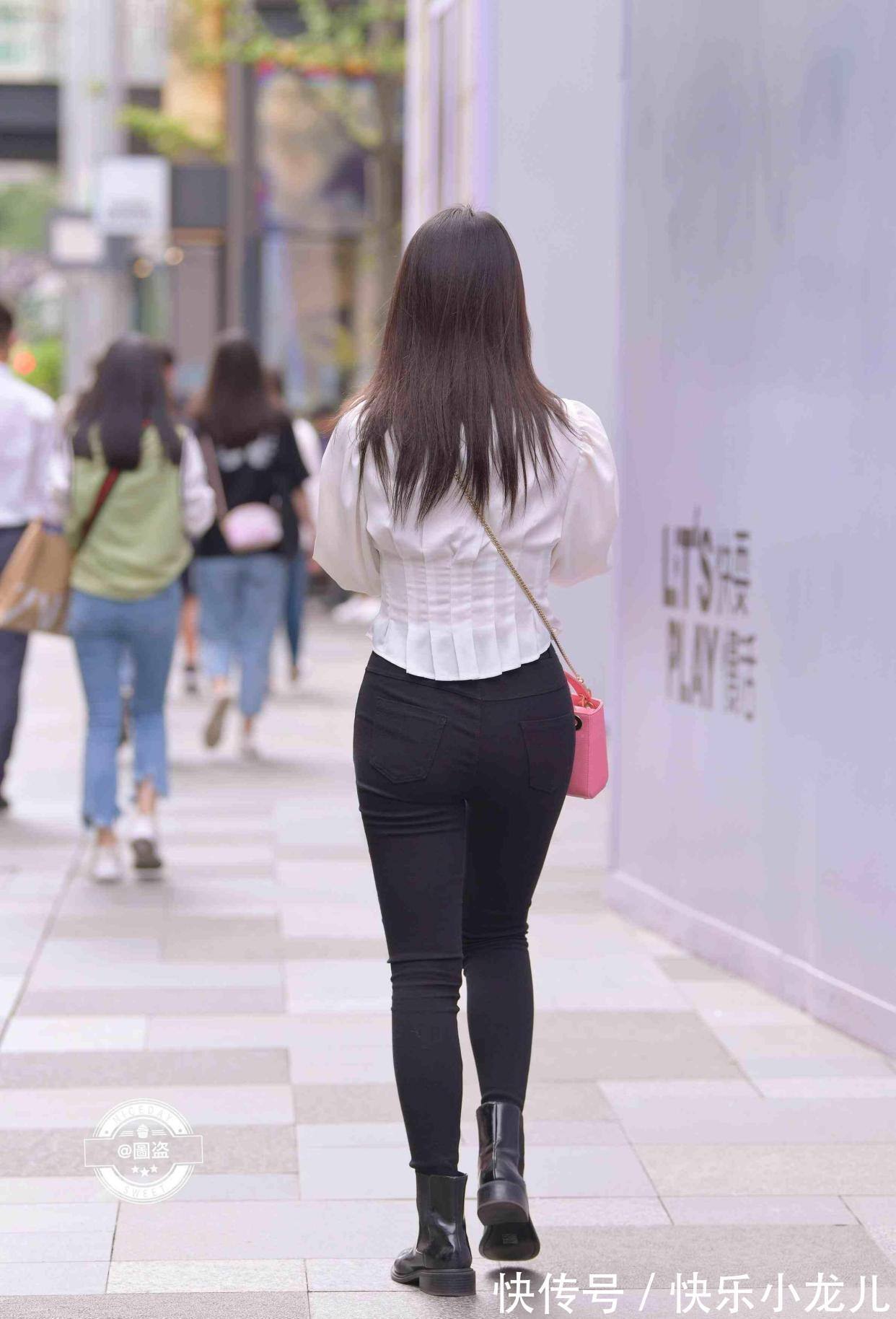 时尚 打底裤助你站在前沿时尚元素,展示年轻女孩的时尚表情,清新休闲