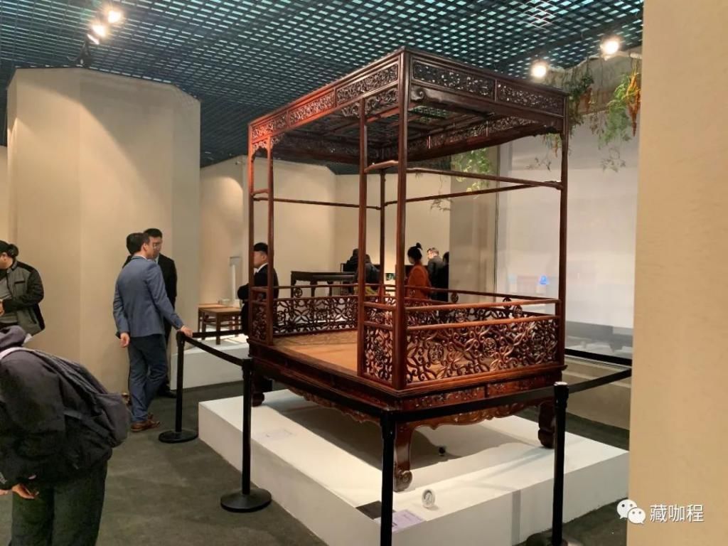 二十年前刚过百,清黄花梨架子床1092万成交