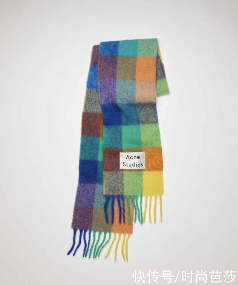  围巾|会挑围巾的女孩，衣Q不会太低，比如Jennie