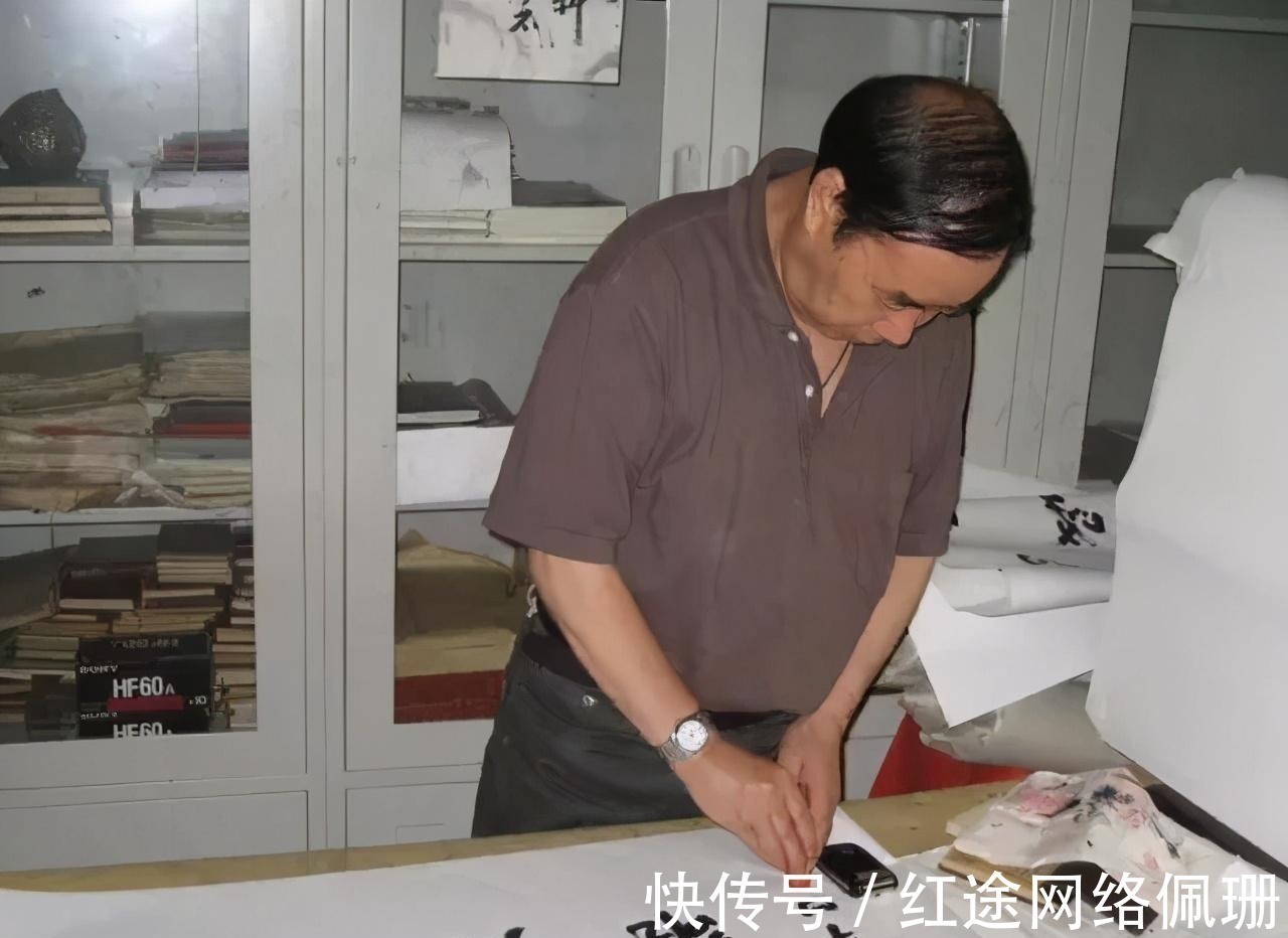 吝啬&贾平凹到底有多抠门?卖字从来不讲价,请客只吃猪痔疮!