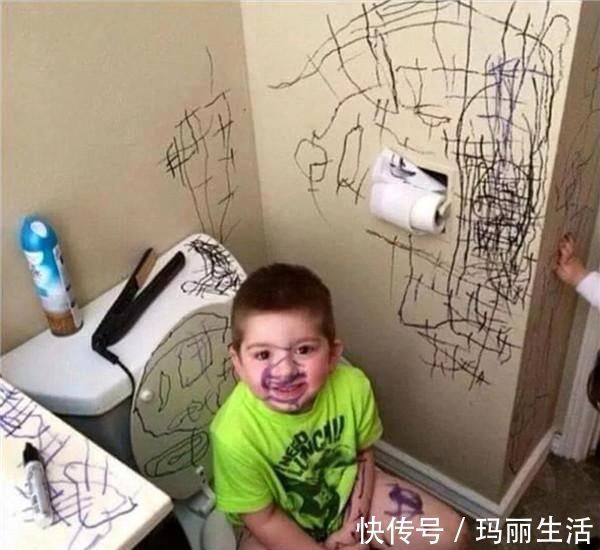 玩具|熊孩子突然安静,不吵不闹不作妖的时候,孩子自己在玩啥