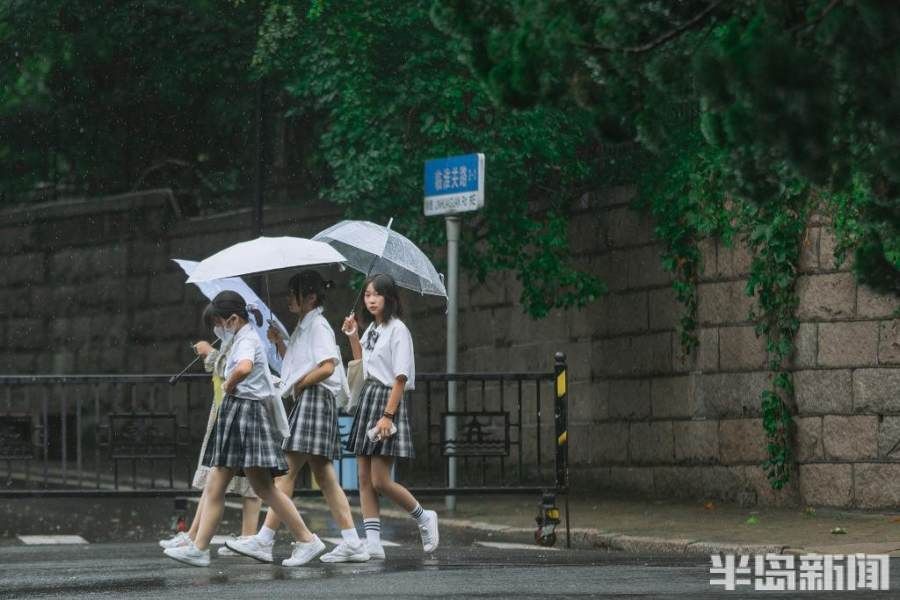 雨中漫步八大关