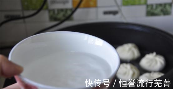 皮薄馅大|洋葱胡萝卜肉包，皮薄馅大，美味鲜香！