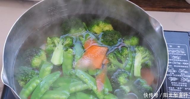 麻辣香锅,有荤有素简单一锅出,营养全味道好,只有1点要注意