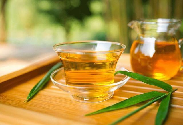 带脉|女人过了40岁,尽量别留3种发型,又土又“显老”,希望你不是